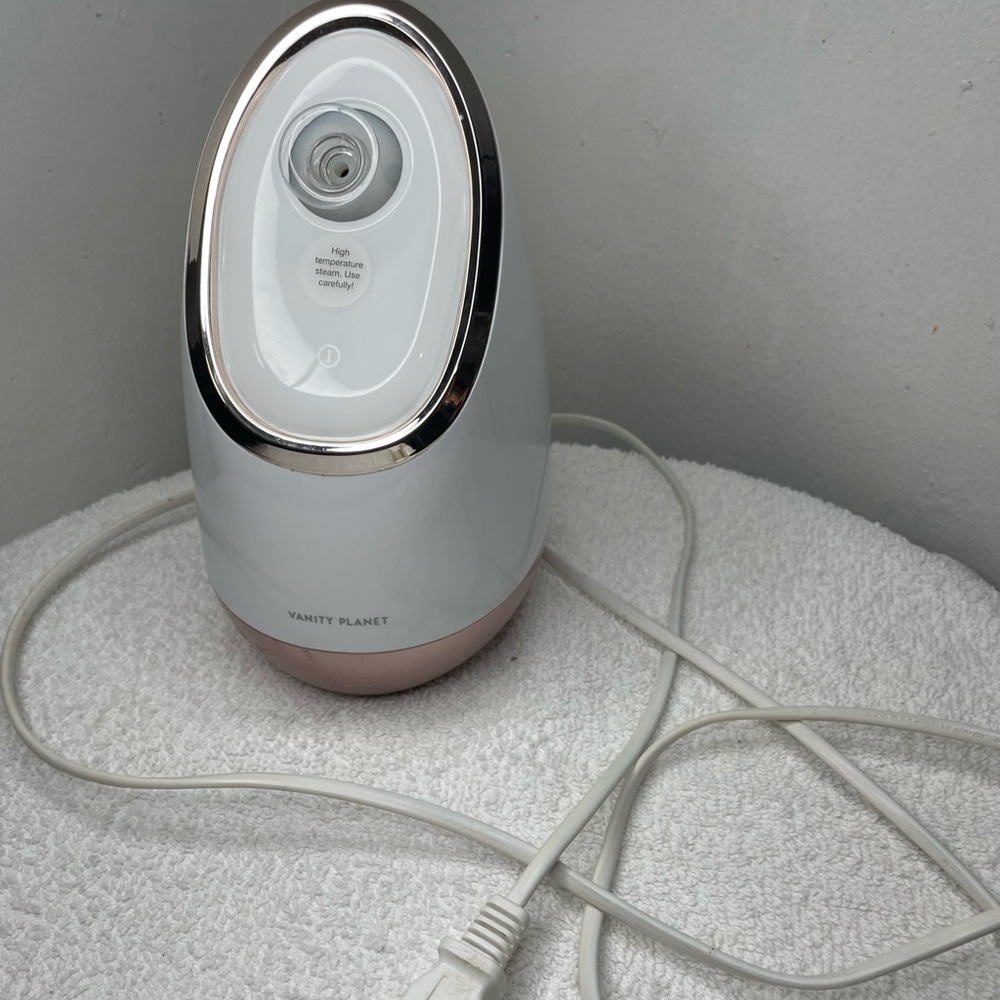 Vanity Planet ionic “Aira” facial steamer